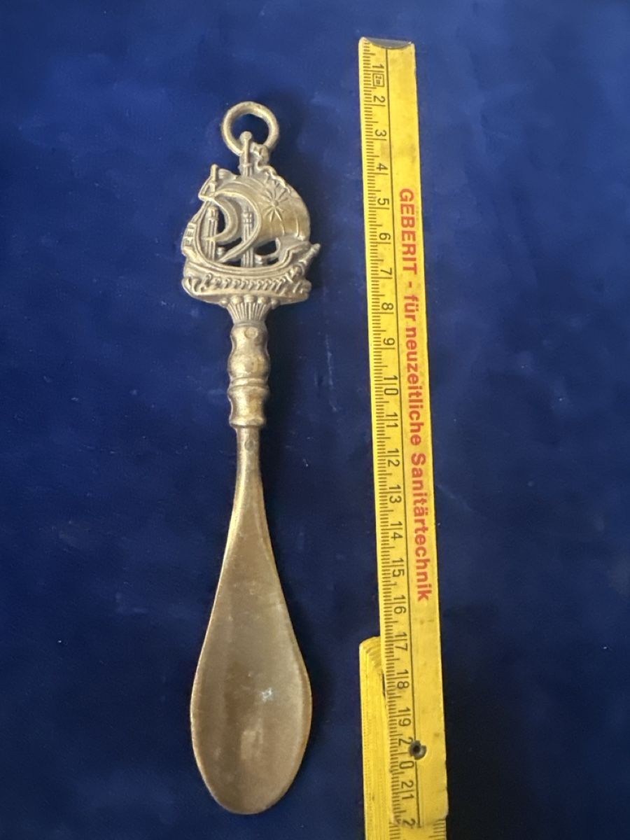 Altro in  Abbigliamento & Accessori: Schuh-Löffel mit Schiff-Motiv, Messing, ca. 23cm lang – Usato da Zürich venduto da Chaeffeler 1