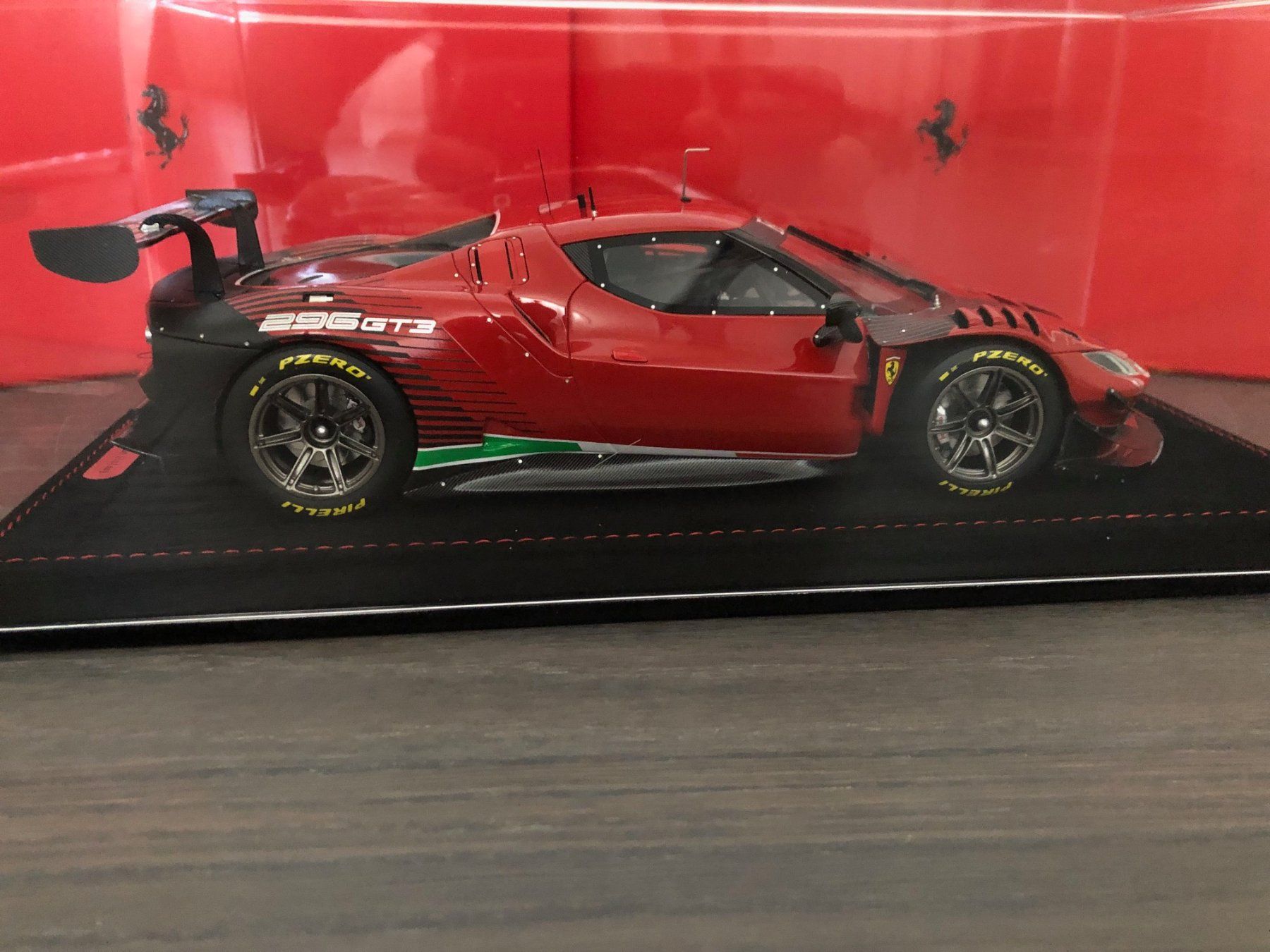 BBR Models Modellautos: Ferrari 296 GT3 BBR 1:18 – Neu und originalverpackt aus Wetzikon ZH von mcf18 5