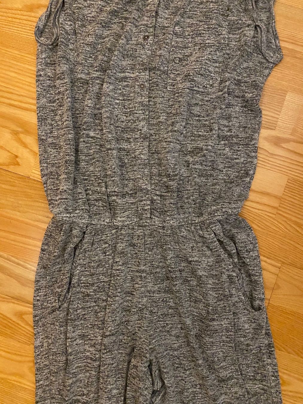 Tute: H&M Jumpsuit grau – Usato da Möhlin venduto da eny_lsk7 1