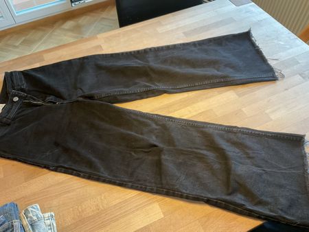 Schwarze MNG Jeans, Gr. 36, Top Zustand für den Sommer!