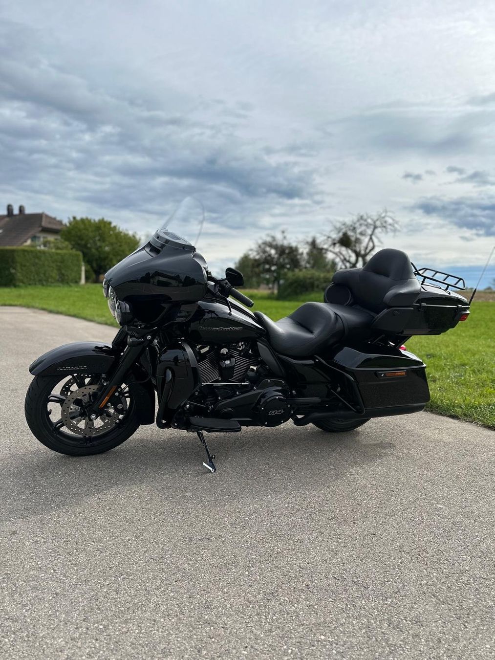 Harley-Davidson Strada: Harley-Davidson Street Glide – Usato da Lausanne venduto da cha_6s9h 8