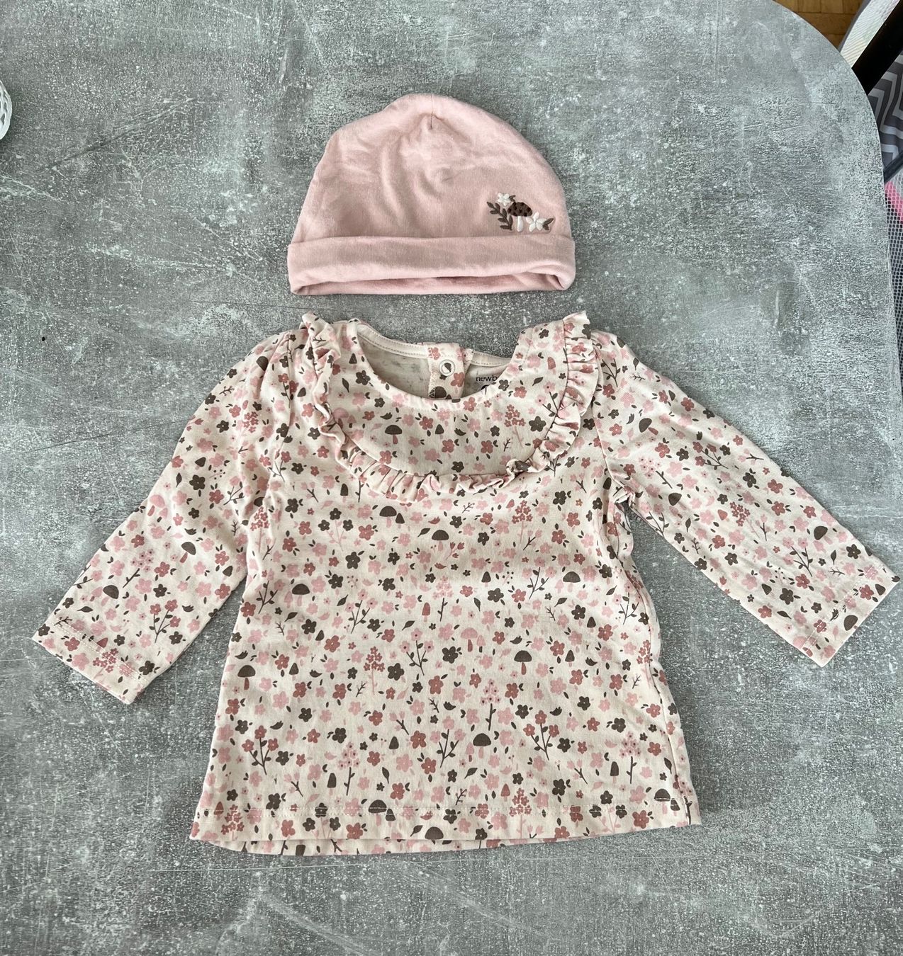 C&A Pullover & Sweatshirts: Pullover mit Mütze NEU – Neu (gemäss Beschreibung) aus Thalwil von lom_858j