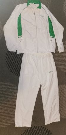 Weisser Trainingsanzug Gr. XL Sportanzug