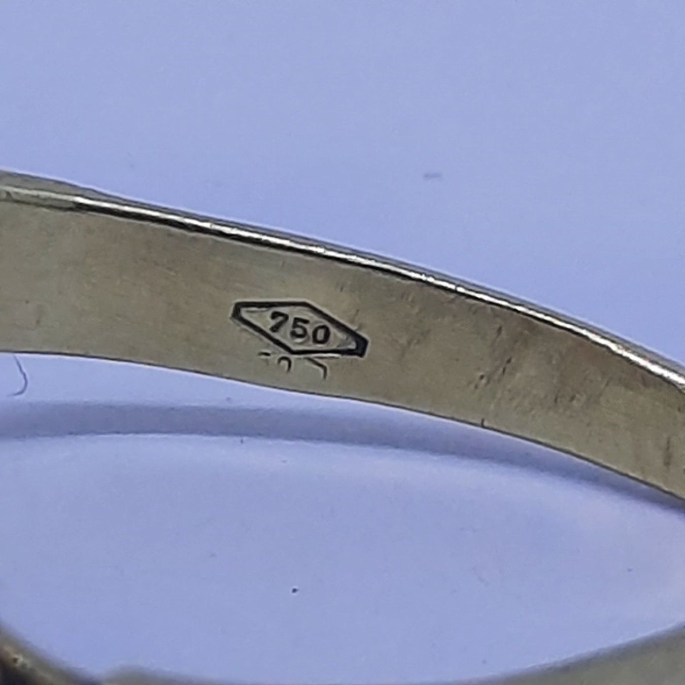 Anelli: Goldring mit wunderschönene Edelsteinen – Usato da Unterägeri venduto da Altgoldschmuck 5