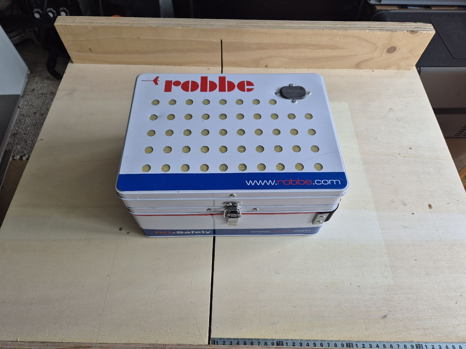 Robbe RC Modellbau: Akkusave von Robbe – Gebraucht aus Wattenwil von hps_z6w9