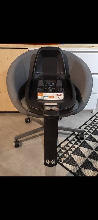 Seggiolini per auto: Maxi-Cosi mit Isofixbasis – Usato da Kloten venduto da Hougi 2
