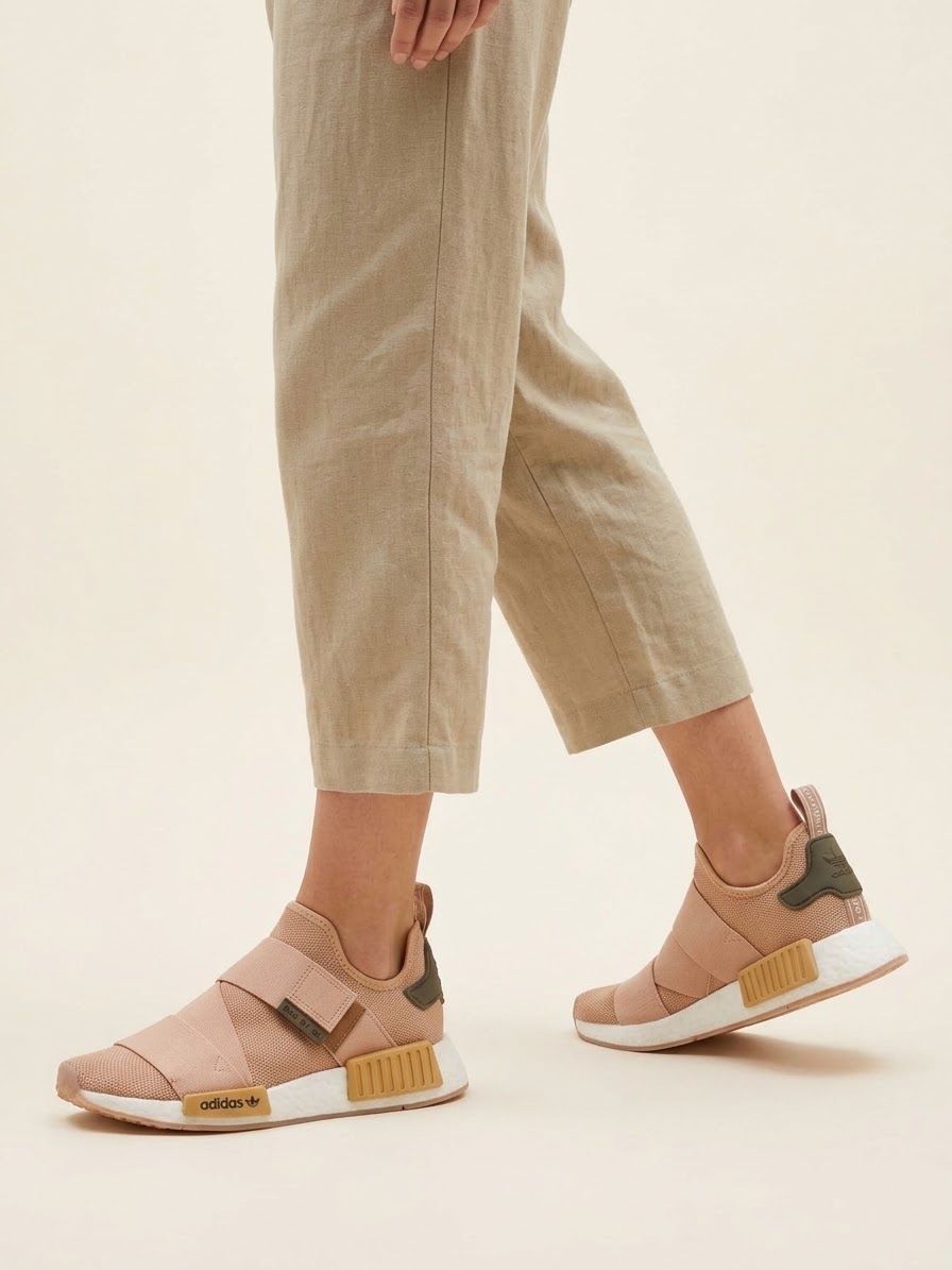 Adidas Chaussures femmes: Baskets Adidas – D'occasion à Echichens par unideks 2