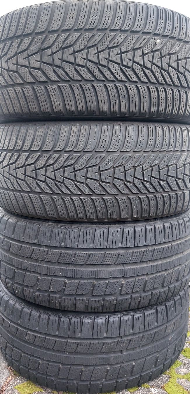 Pneus & Roues: 265 40  21 – D'occasion à Buchs par Loreanda