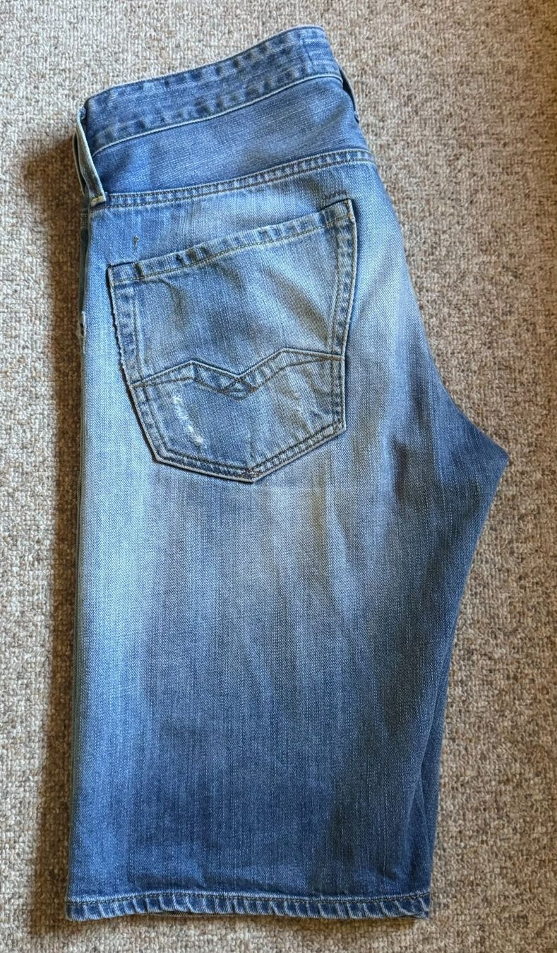 Replay Pantaloni: Replay Jeans Shorts Grösse W31 – Usato da Unterseen venduto da bongmarley 7