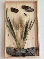 Bild mit Baumrinde und Trockenblumen. Unikat.