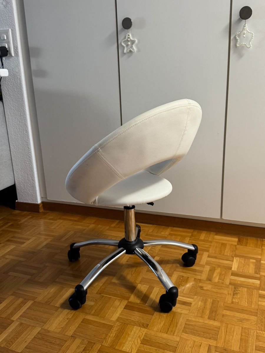 Chaises: Weisser Stuhl – D'occasion à Watt par alt_ww88 2