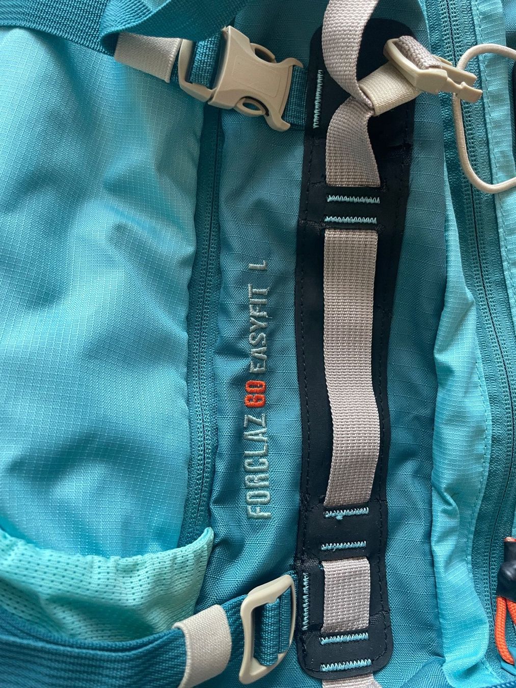 Decathlon Zaini: Rucksack/ Sac à dos 60L – Usato da Olten venduto da B3ren 4