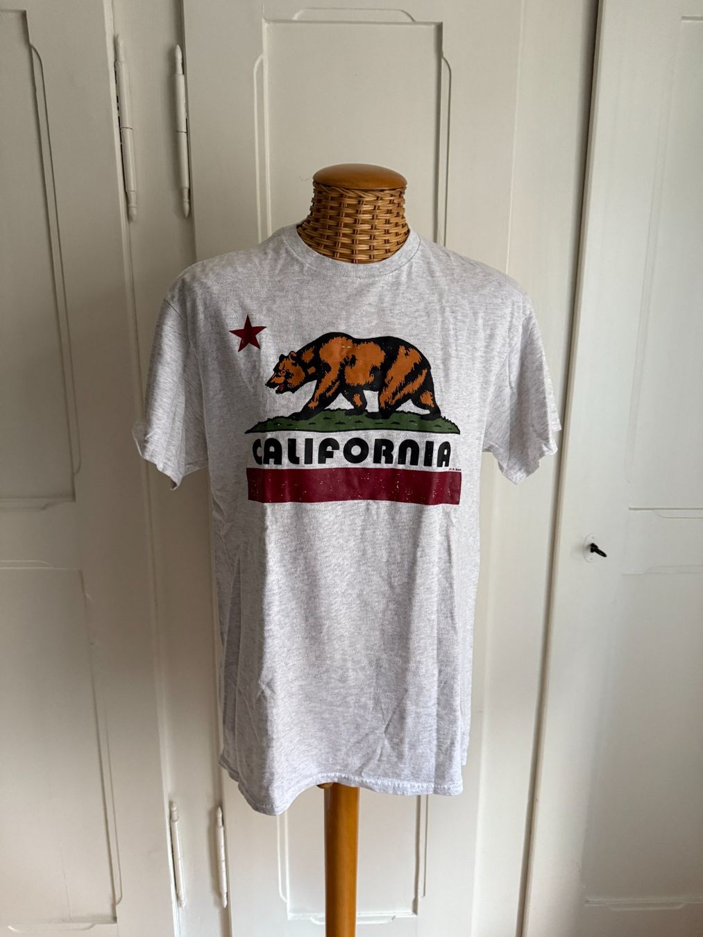 MLB T-shirt: California T-Shirt hellgrau meliert M – Usato da Zürich venduto da Diazaio