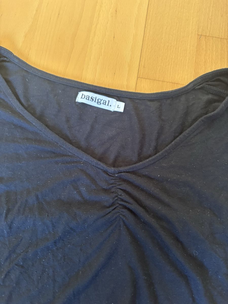 Tally Weijl T-shirt: Basic schwarzes Tshirt mit schönem Ausschnitt – Usato da Bern venduto da ser_6vm5 1
