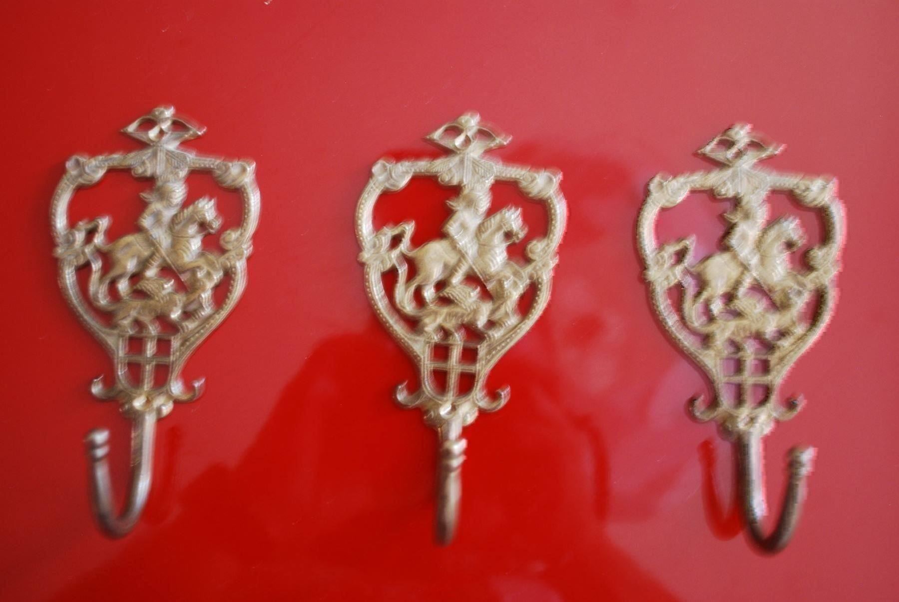Ferramenta: 3 Jolies suspentes antiques – Usato da Brügg BE venduto da traindenuit