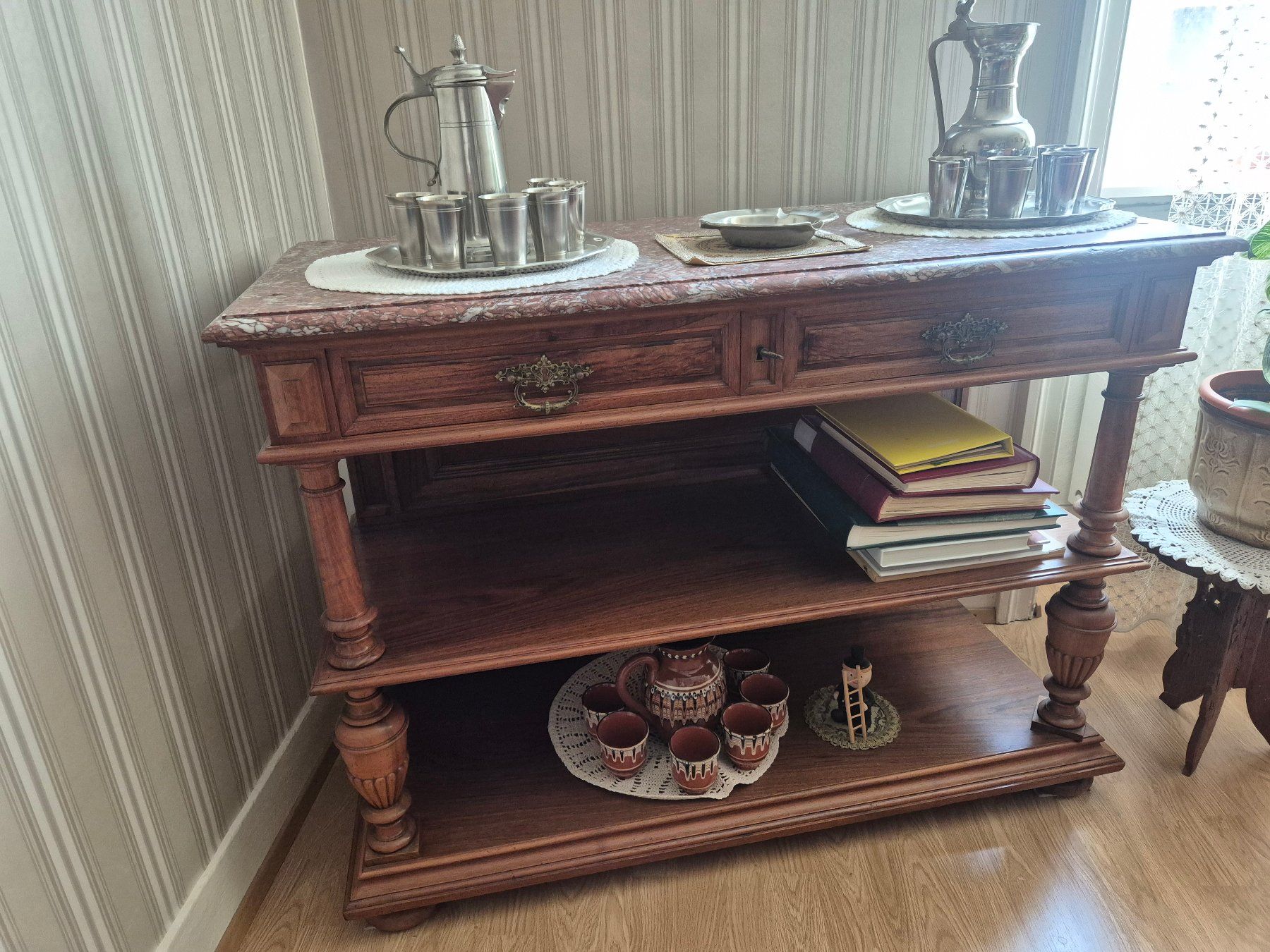 Tischset: Antikes Esszimmer – Gebraucht aus Reinach BL von Wloki 2