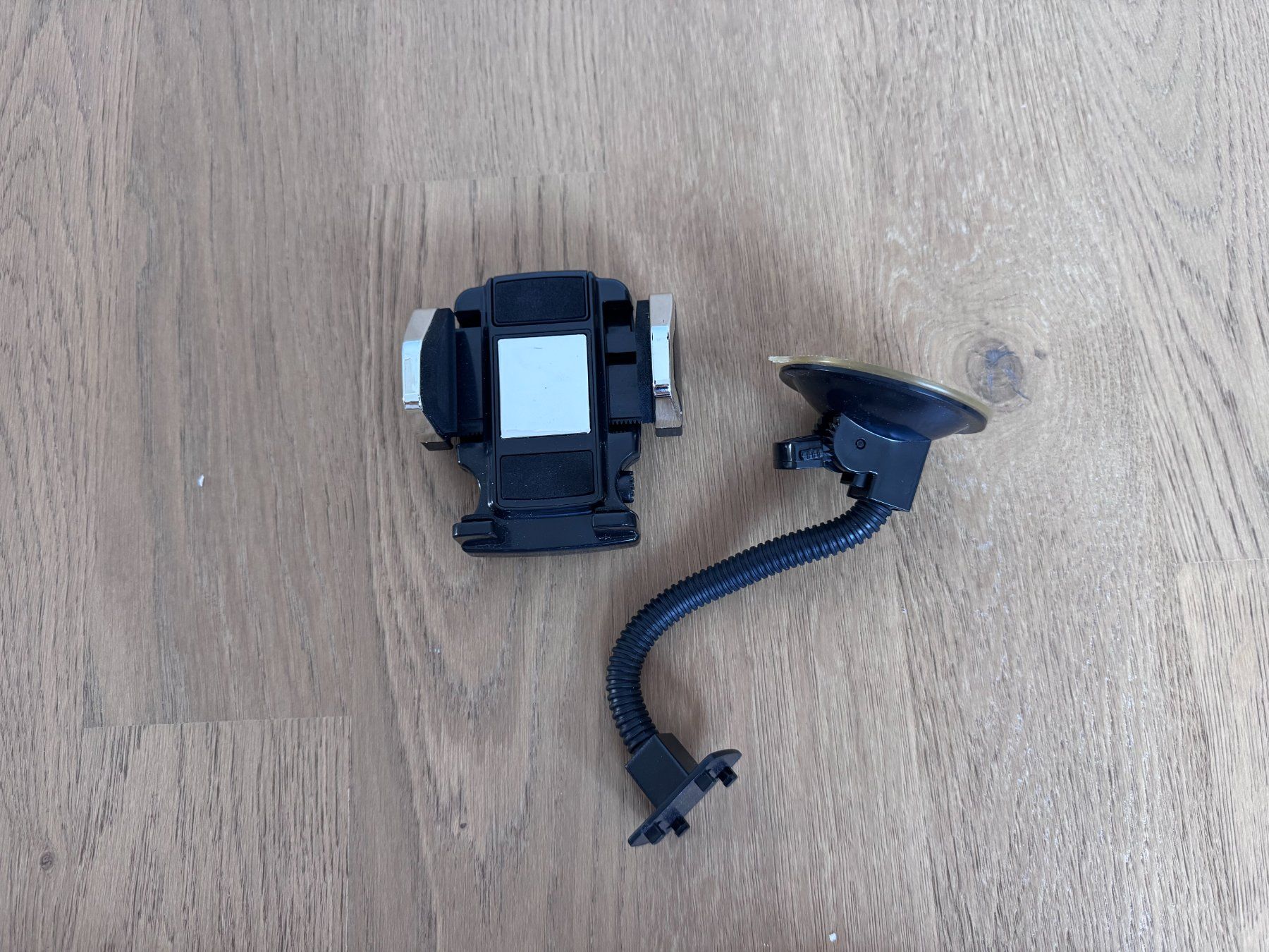 Staffe: Auto Handyhalterung – Usato da Geuensee venduto da Tietoss