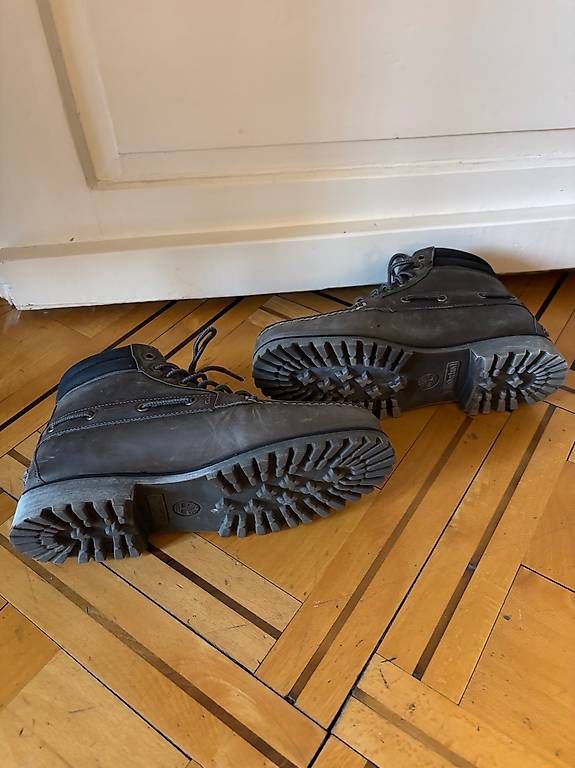 Scarpe da uomo: Timberland Boot Grau 42 – Usato da Zürich venduto da maison.citron 3