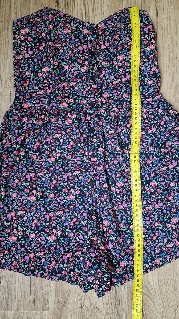 Tute: Sommerlicher Playsuit/Romper mit Blumenmuster, Grösse S! – Usato da Mönchaltorf venduto da nzhuravel 2