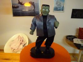 THE MUNSTERS ** FIGUR ** TANZT ** BATTERIE-BETRIEB