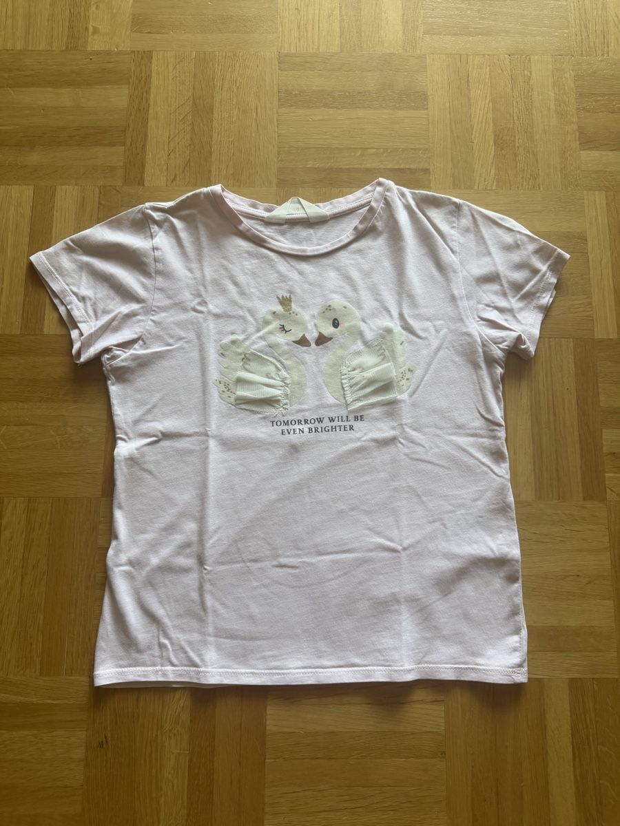 H&M Camicette, T-shirt & Top: Mädchen T-Shirt H&M Grösse 134   – Usato da Kilchberg ZH venduto da Von_dutch