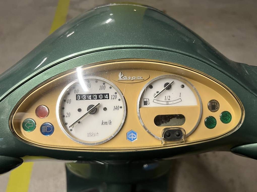 Vespa Scooter: Piaggio Vespa ET4 125 – Usato da Zürich venduto da ras_q7dq 3
