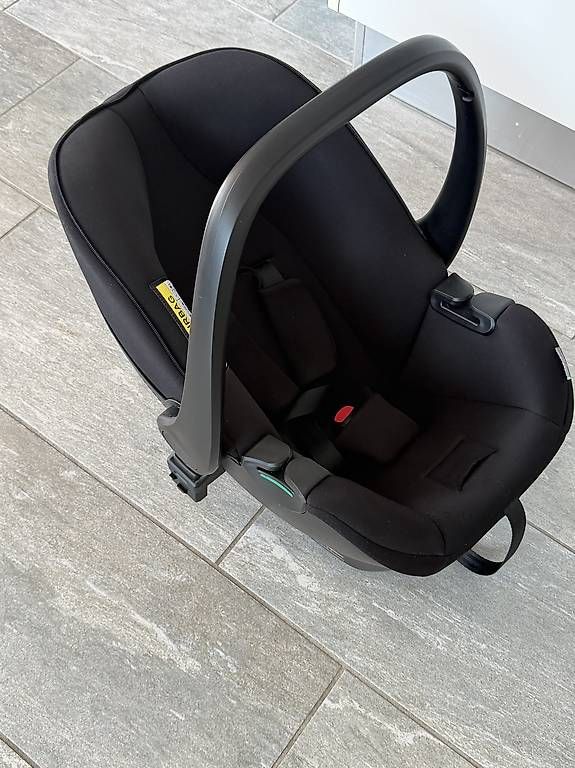 Auto-Kindersitze: Base 360+ovetto Chicco  – Gebraucht aus Pura von aba_jfb7