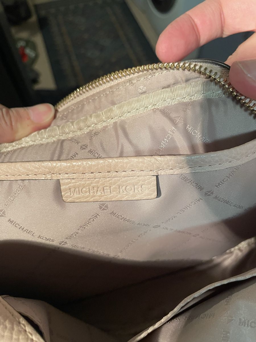 Michael Kors Borse da donna: Borsa a tracolla cipria - Michael Kors – Nuovo (secondo la descrizione) da Castel San Pietro venduto da sof_5f2g 8