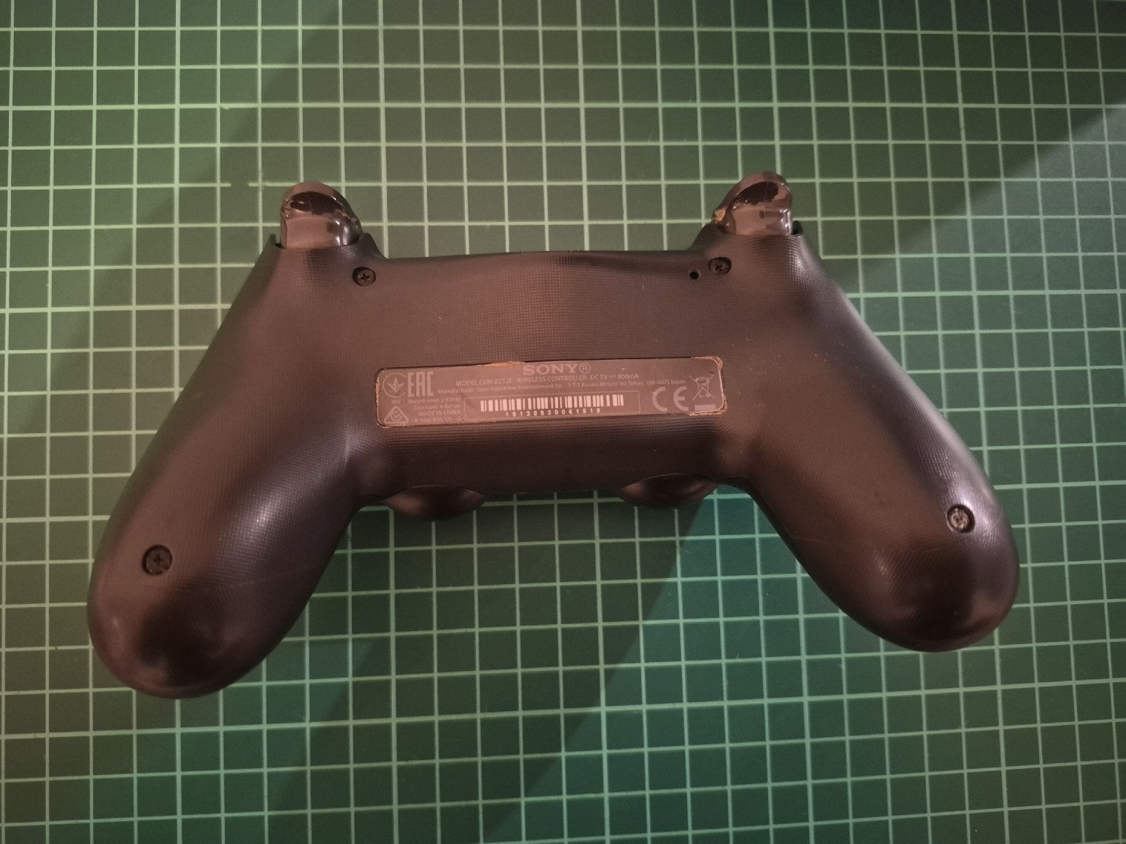 Sony Controller: Sony PlayStation 4 DualShock 4 Wireless Controller Black – Usato da Meyrin venduto da Retro-GZ 1