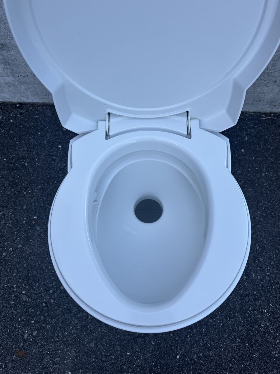 WC: Camping WC für Wohnmobil oder Wohnwagen – Gebraucht aus Staufen von MFRS 2