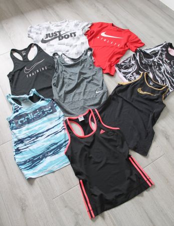 Lot de 8 habits de sport Nike, Adidas, Fila S