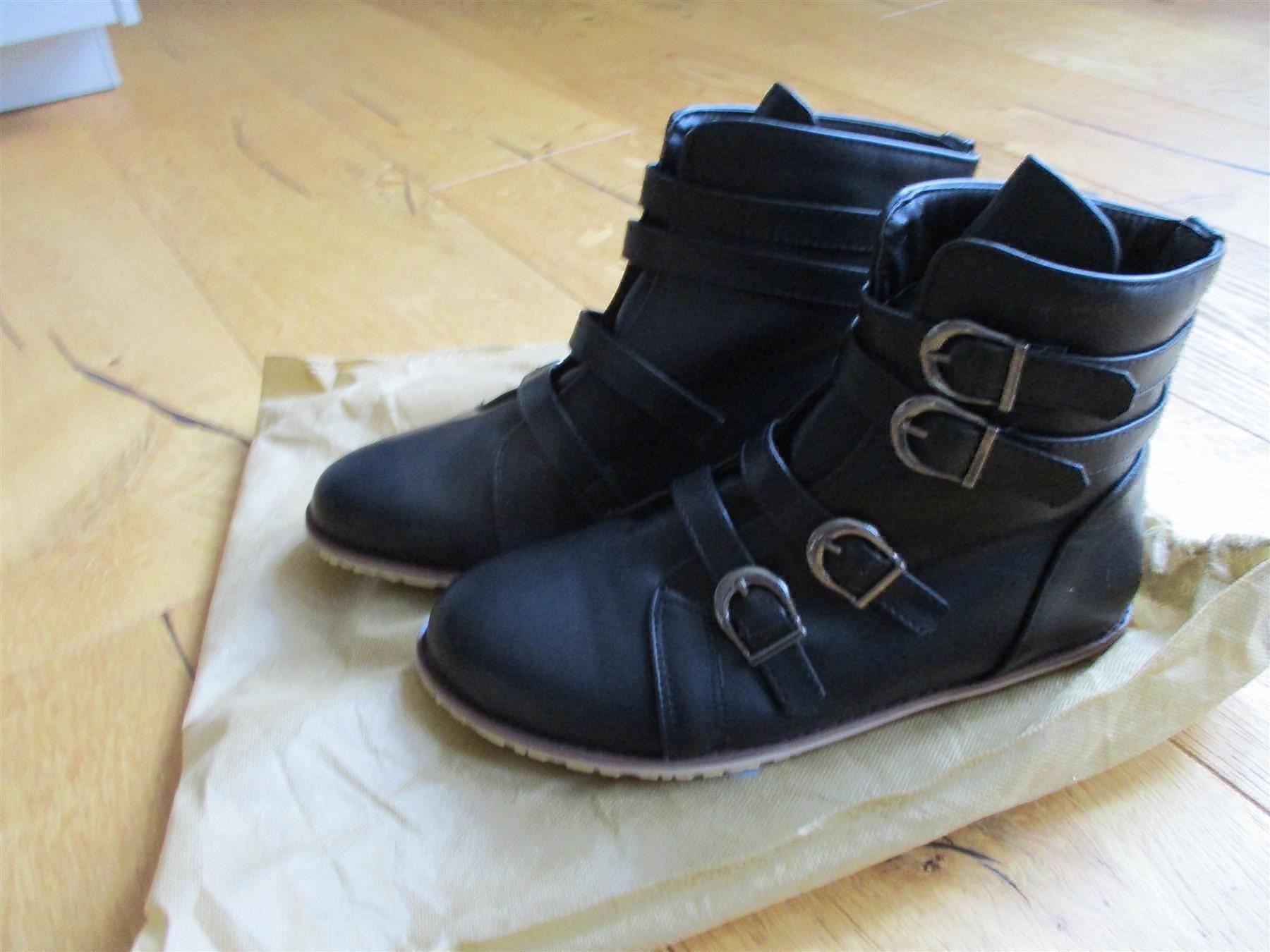 Scarpe da donna: Schöne Leder Stiefeletten – Nuovo e nell'imballaggio originale da Liestal venduto da Disc-Point