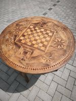 Intarsien-Spieltisch mit Schachbrett – Restaurierungsobjekt