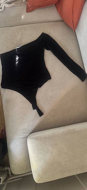 Blusen: asos Top asymmetrisch - schwarz - Gr. M – Gebraucht aus Adliswil von valeria_e