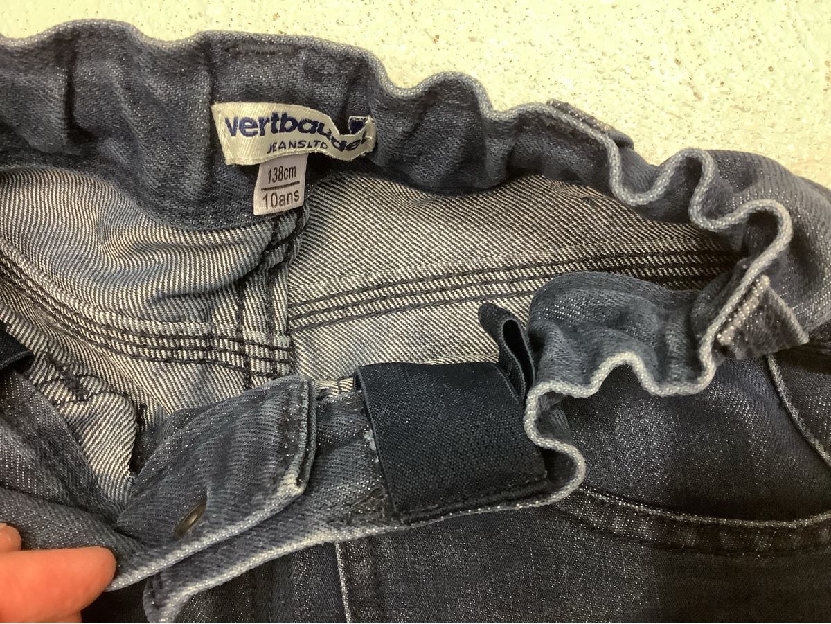 Pantaloni: Vertbaudet Jeans Jungen Gr. 138, dunkelblau – Usato da Waltenschwil venduto da MeKo8 2