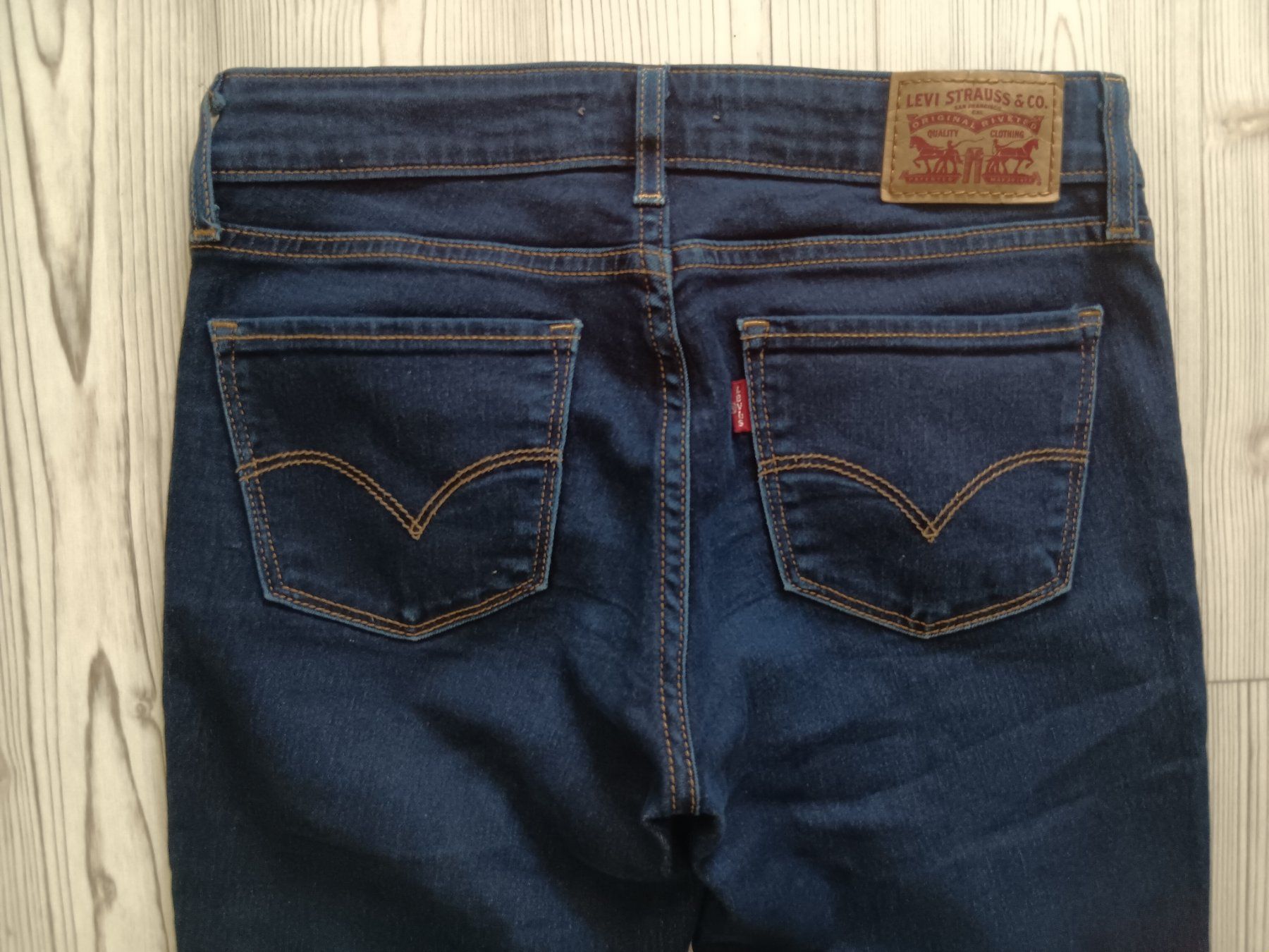 Levi's Jeans: LEVIS 711 Jeans SKINNY taille / Grosse 25 – Gebraucht aus Cossonay-ville von Super-Price-Quality 6