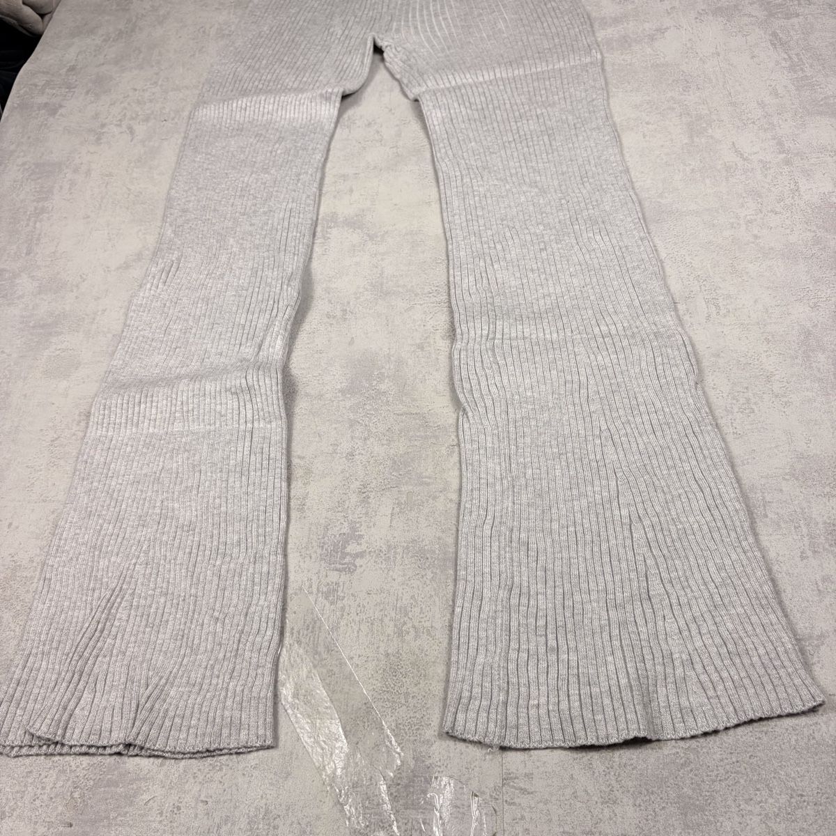 Stradivarius Leggings: Legging comfy flare gris Stradivarius - Taille S – Nuovo (secondo la descrizione) da Neuchâtel venduto da aliceguins 1