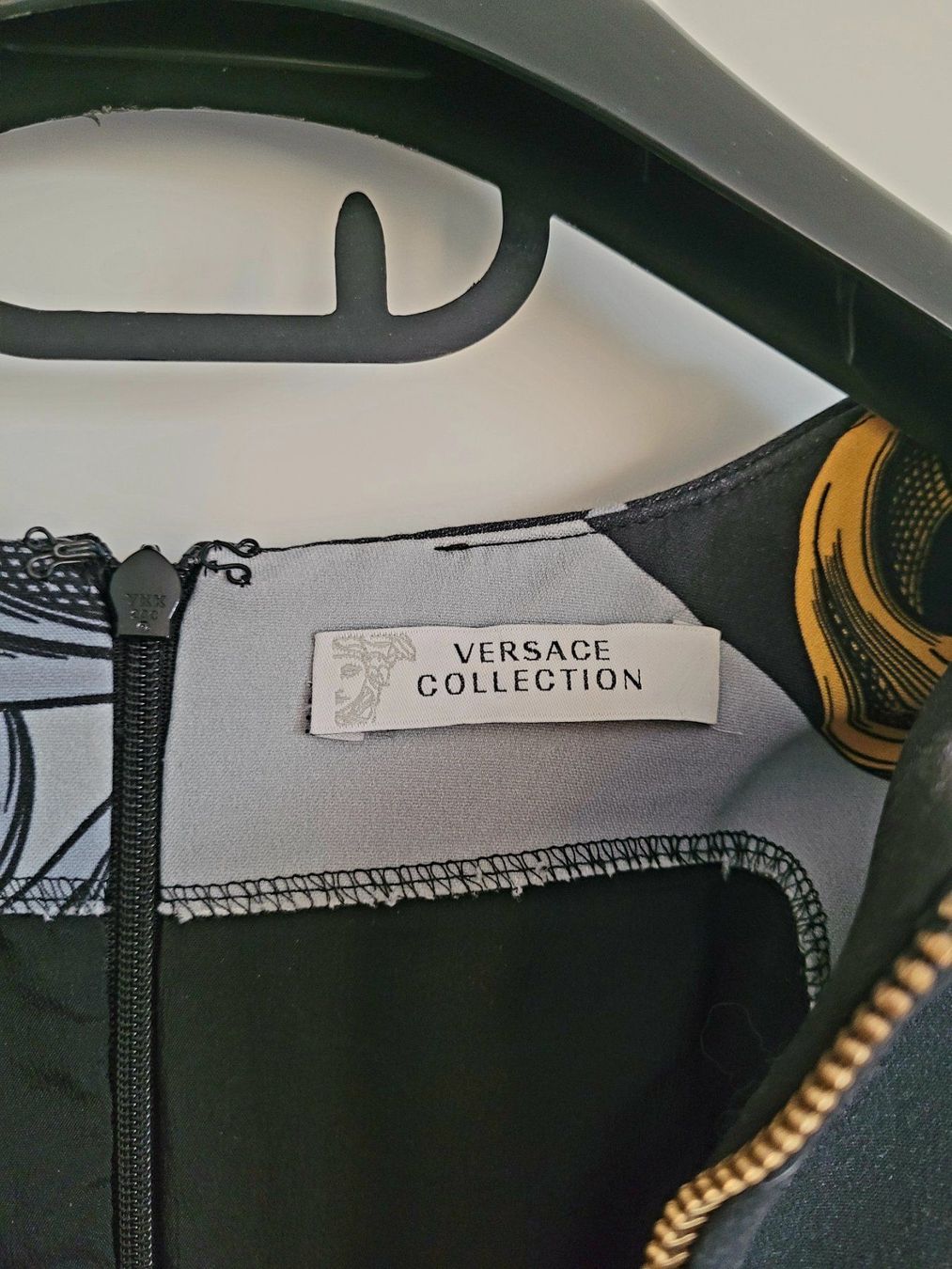 Versace Robes: Versace Etuikleid (Original) – D'occasion à Embrach par Mikmi 2