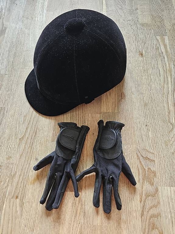 Caschi: Kinder Reithelm inkl.Handschuhe – Usato da Wallenwil venduto da elk_b5qn