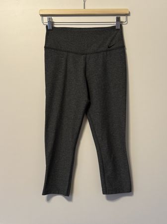 Nike DRI-FIT Damen Capri Hose Grösse XS