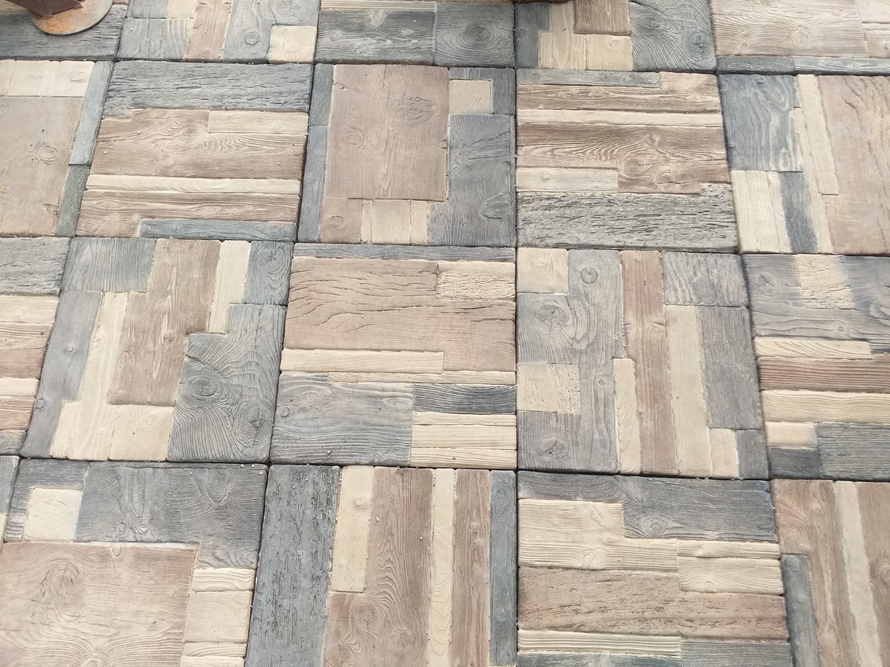 Rivestimenti per pavimenti: Beton Gartenplatte V2 mit Holzimitation – Nuovo (secondo la descrizione) da Herbetswil venduto da AHA-Garten