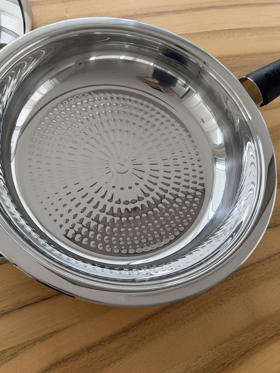 Amc Pfannen: AMC HotPan 28cm 3.0L – Neu (gemäss Beschreibung) aus Seewen SZ von Missholdi 1