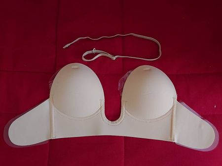 Soutien décolleté adhésif (taille M)