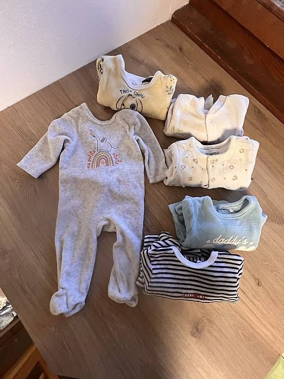 Pigiama & Simili: LOT DE 6 PYJAMAS CHAUDS BÉBÉ  3 MOIS – Usato da Dugny (Leytron) venduto da Wallis.Watches 1
