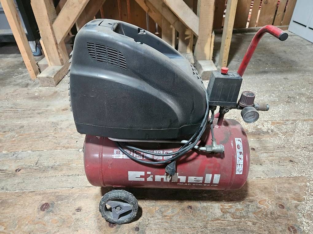 Compressori: Einhell Kompressor 24 Liter  8 bar – Usato da Buochs venduto da Schmitter95 3