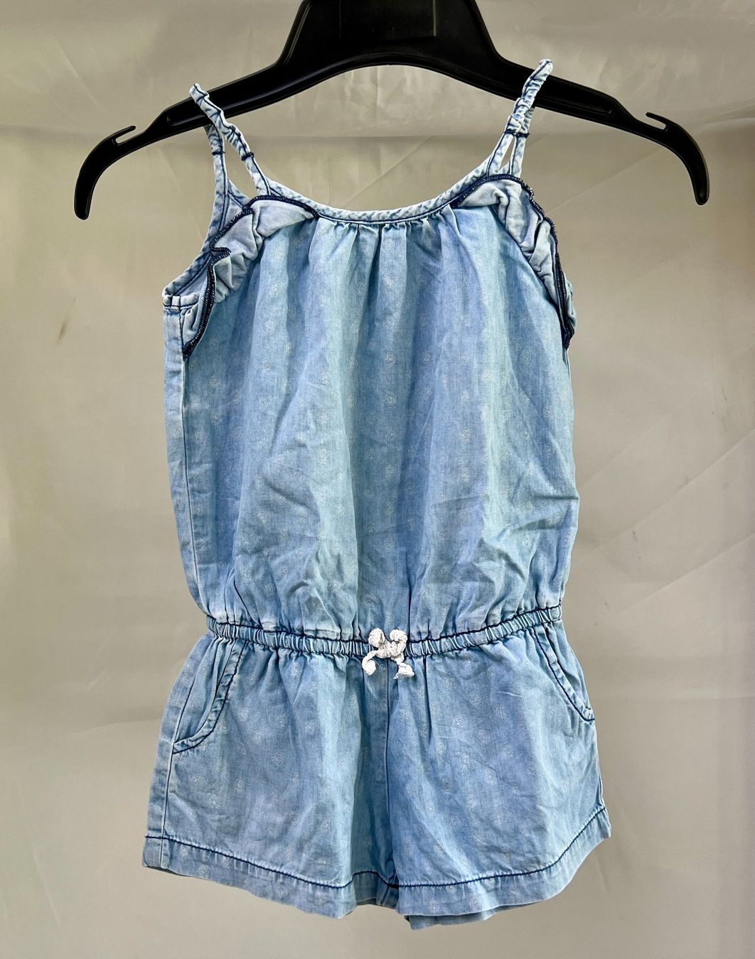 Tute: Drei Jumpsuits, Gr. 104 – Usato da Zürich venduto da Drahtzug 4