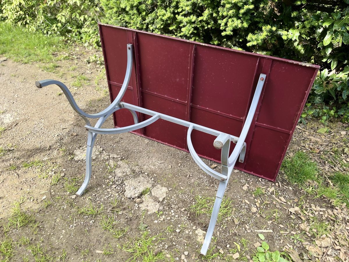 Tavoli: Gartentisch, Burgund, Metallgestell – Usato da Heimenhausen venduto da Bufnof 3