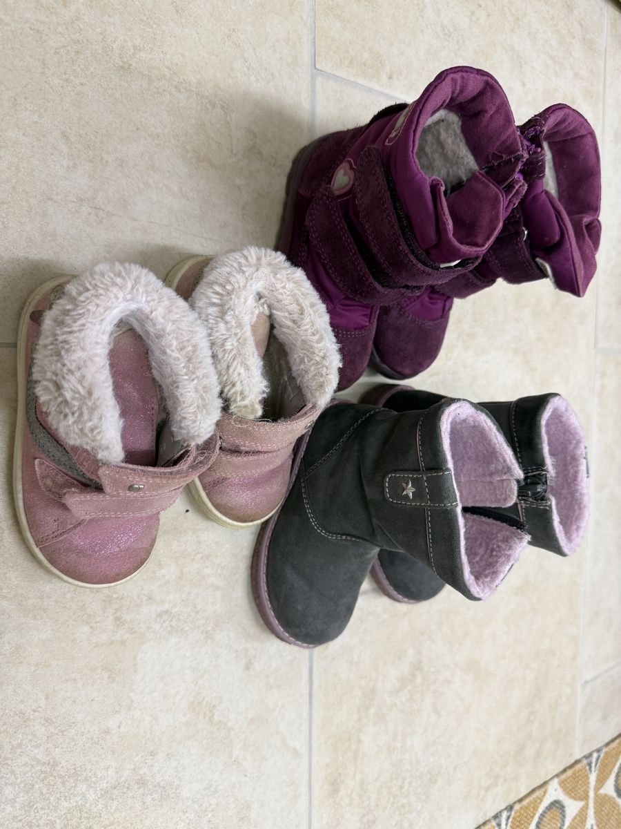 Scarpe per ragazze: Kinder Schuhe 3 Paar Grösse 21 Winter – Usato da Oberrohrdorf venduto da Rgf_b21 1