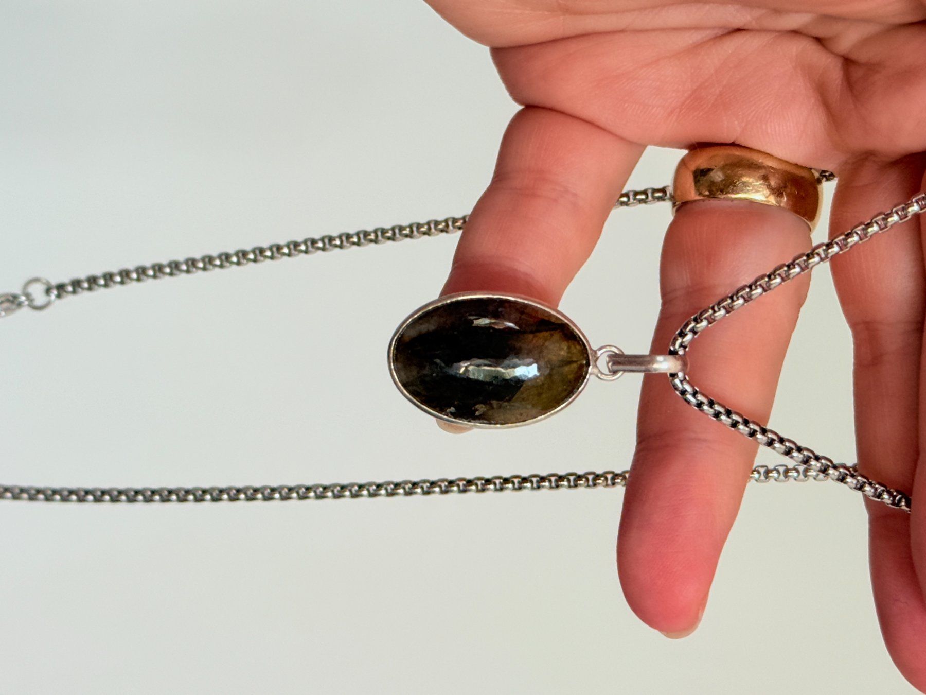 Ketten: Fashionable labradorite necklace – Neu und originalverpackt aus Genève von AGBERG 5