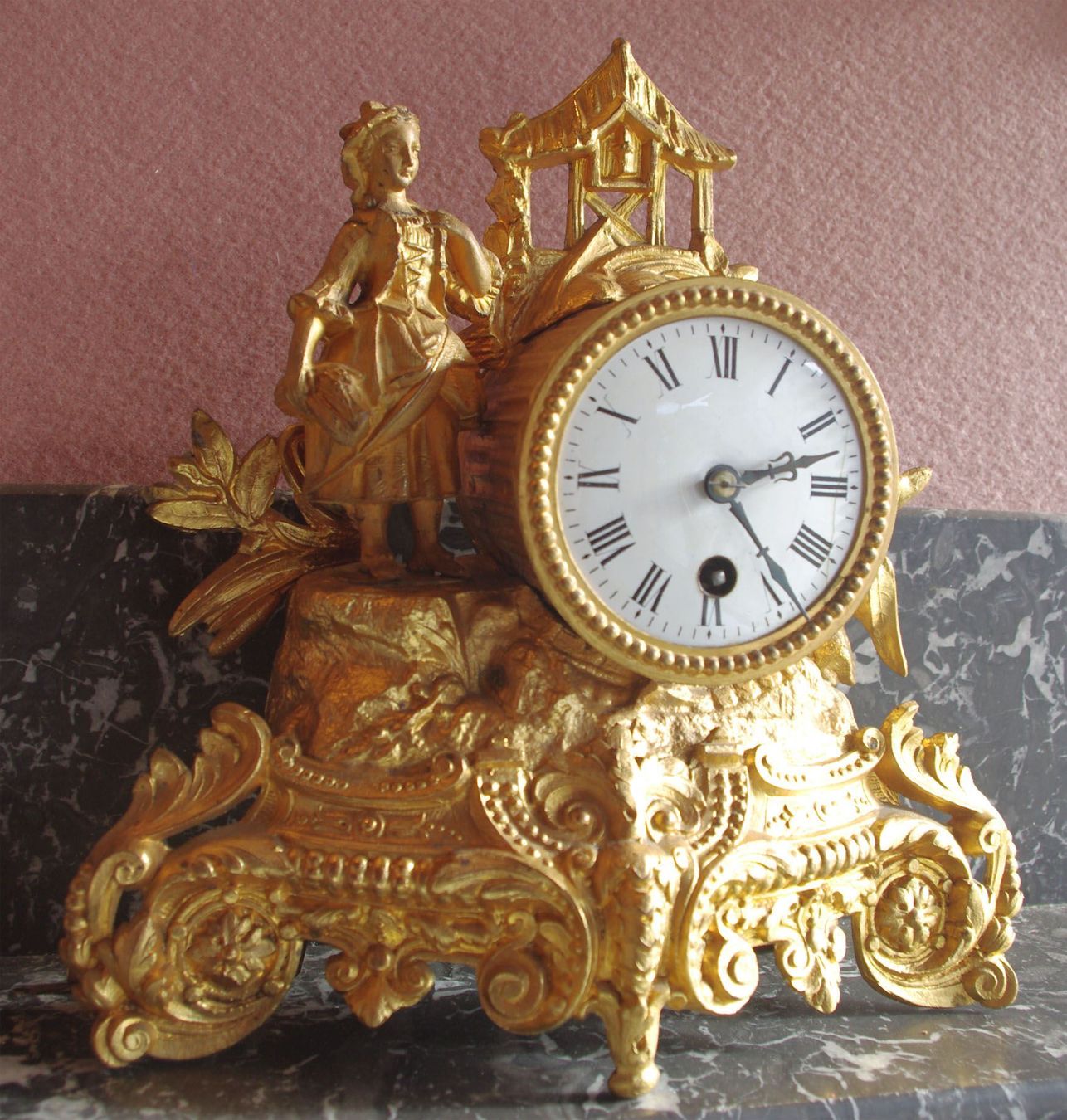 Orologi da terra & Orologi da parete: antike Pariser Kamin-/Buffet-Pendeluhr – Usato da Meggen venduto da Trouvaillen 2